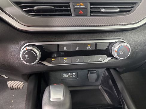 Used 2024 Nissan Altima 2.5 SR AWD/4WD image 17