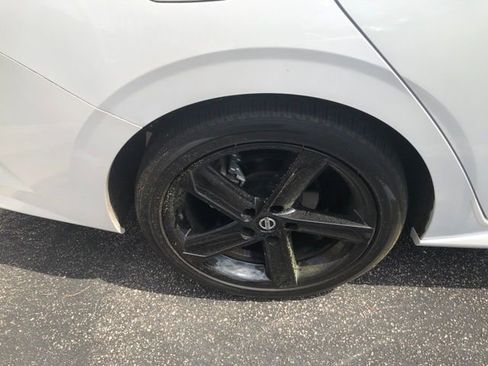 Used 2023 Nissan Sentra SR w/ Midnight Edition Package image 5