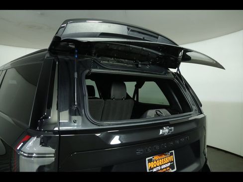 Used 2025 Chevrolet Suburban RST w/ RST Capability Package image 22