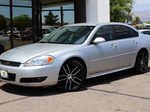 Used 2011 Chevrolet Impala LT FWD image 2