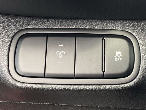 Used 2023 Hyundai Venue Limited FWD image 29