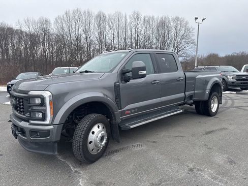 Used 2023 Ford F450 Lariat w/ FX4 Off-Road Package image 3