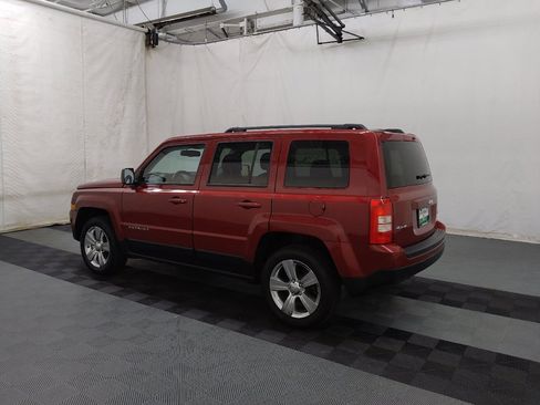 Used 2014 Jeep Patriot Latitude AWD/4WD image 3