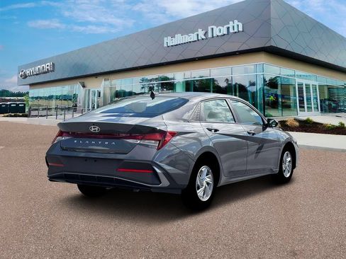 New 2026 Hyundai Elantra SE FWD image 7
