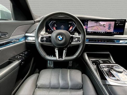 Used 2023 BMW 740i RWD image 8
