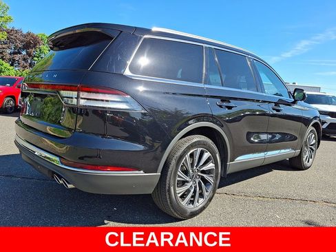 Used 2025 Lincoln Aviator AWD image 4