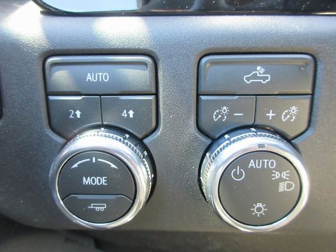 New 2026 GMC Sierra 1500 SLE image 16