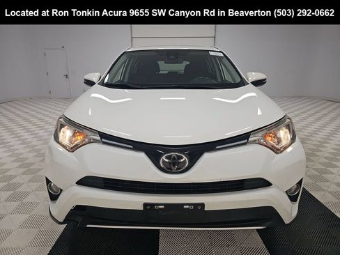 Used 2018 Toyota RAV4 XLE w/ All Weather Liner Package FWD image 3