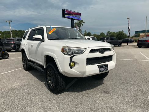 Used 2015 Toyota 4Runner SR5 Premium AWD/4WD image 3