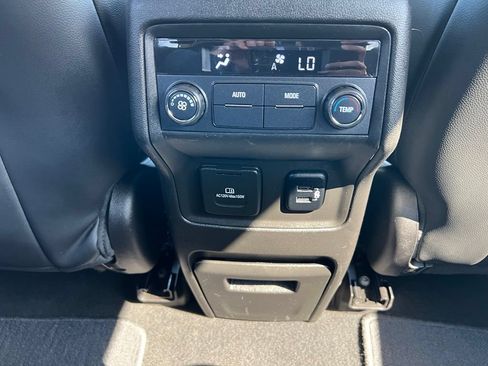 Used 2017 GMC Acadia SLT AWD/4WD image 25