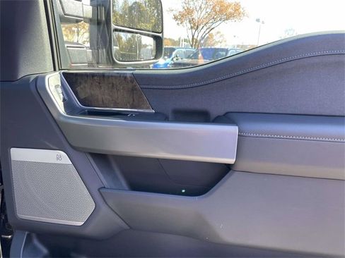 New 2026 Ford F250 Lariat w/ Black Appearance Package image 30