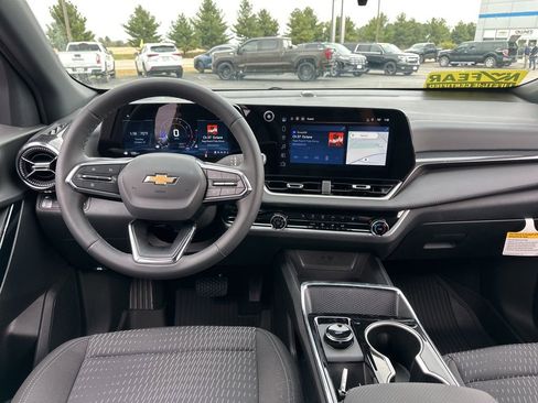 New 2026 Chevrolet Equinox LT w/ LPO, Floor Liner Package image 21