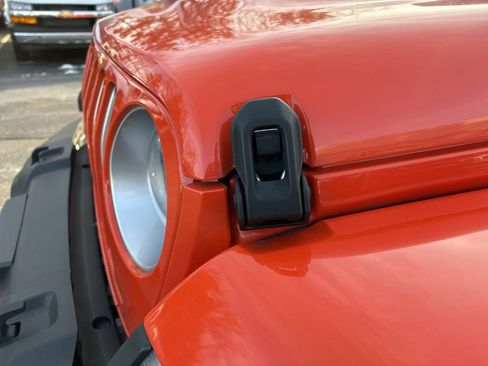 Used 2018 Jeep Wrangler Unlimited Sahara image 48