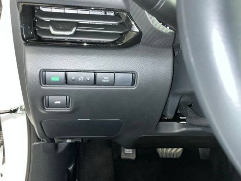 Used 2025 Nissan Sentra SV FWD image 22