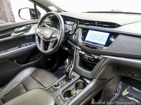 Used 2021 Cadillac XT5 Premium Luxury w/ LPO, Floor Liner Package image 18