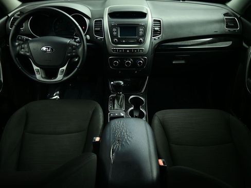 Used 2015 Kia Sorento LX image 4