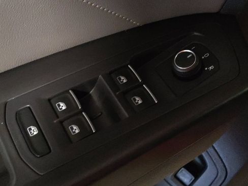 Used 2021 Volkswagen Atlas SE w/ Panoramic Sunroof Package FWD image 27