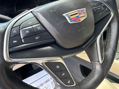 Used 2018 Cadillac XT5 Luxury w/ Driver Awareness Package image 18