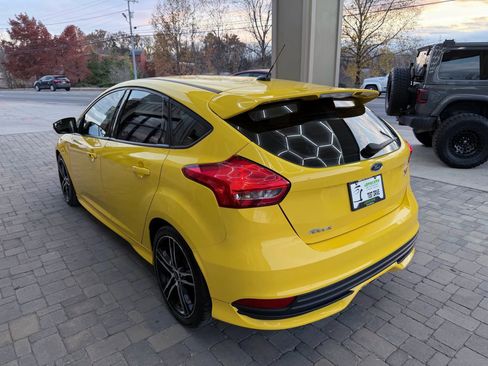 Used 2017 Ford Focus ST w/ Equipment Group 402A image 50