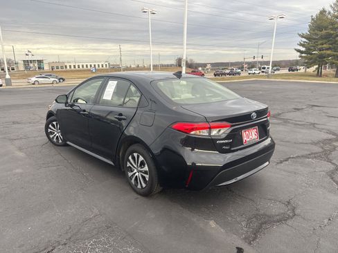 Used 2022 Toyota Corolla LE image 6