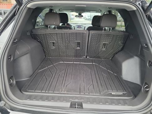 Used 2023 Chevrolet Equinox LT AWD/4WD image 9