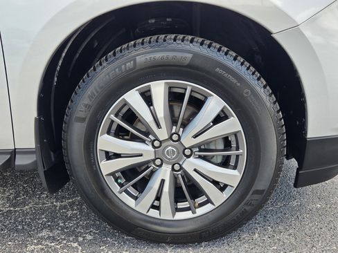 Used 2020 Nissan Pathfinder S FWD image 9