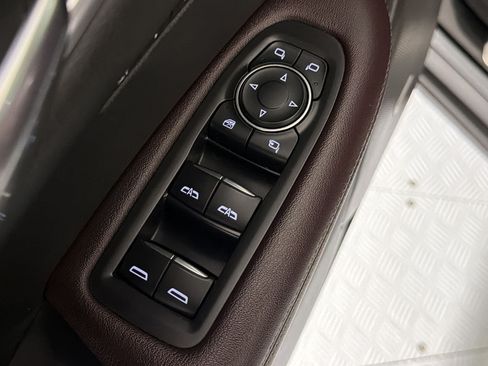 Used 2020 Cadillac XT6 Premium Luxury FWD image 9