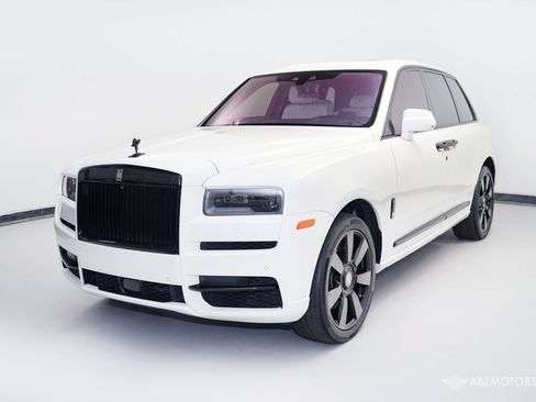 Used 2019 Rolls-Royce Cullinan AWD/4WD image 2