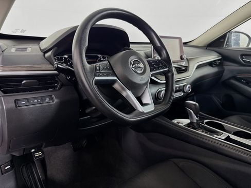 Used 2023 Nissan Altima 2.5 SV FWD image 22