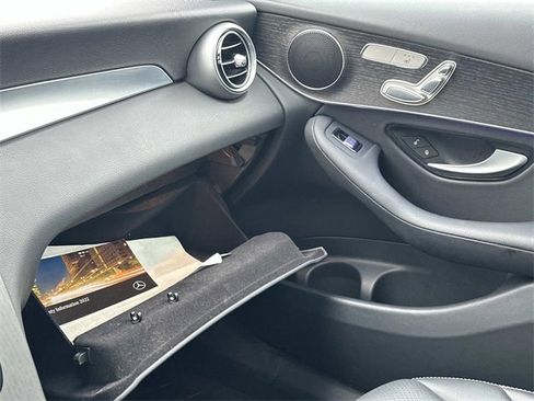 Used 2022 Mercedes-Benz GLC 300 4MATIC image 33