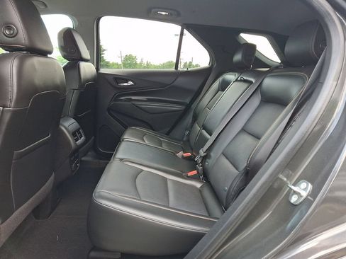 Used 2018 Chevrolet Equinox Premier FWD image 12
