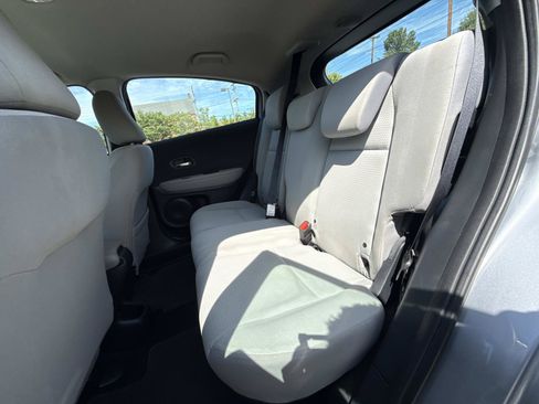 Used 2019 Honda HR-V LX image 14