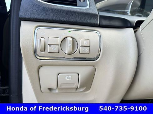 Used 2016 Volvo S60 T5 Premier image 28