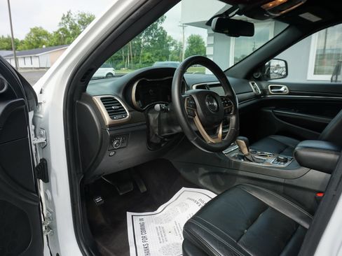 Used 2016 Jeep Grand Cherokee Limited AWD/4WD image 15