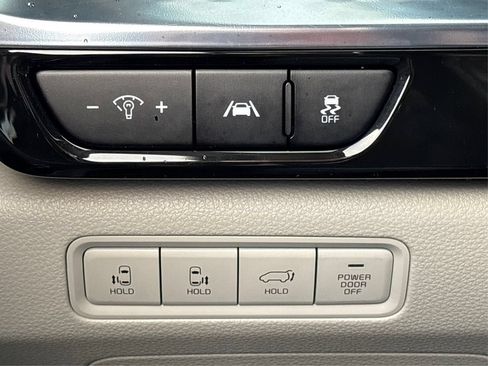 Used 2023 Kia Carnival SX Prestige FWD image 39