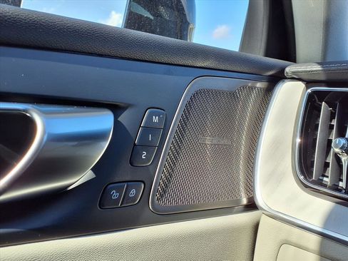 New 2026 Volvo XC60 B5 Ultra w/ Protection Package Premier image 19