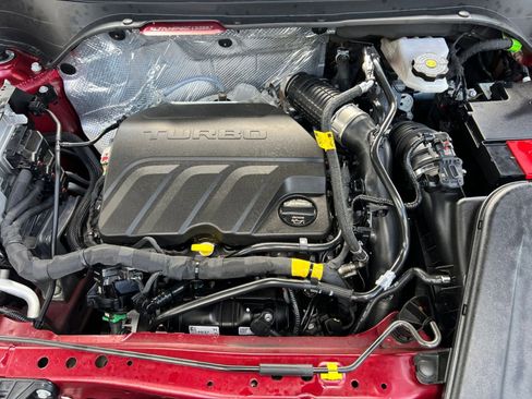 Used 2025 Chevrolet Trax LT image 28