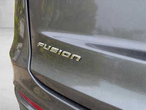 Used 2020 Ford Fusion SE FWD image 11