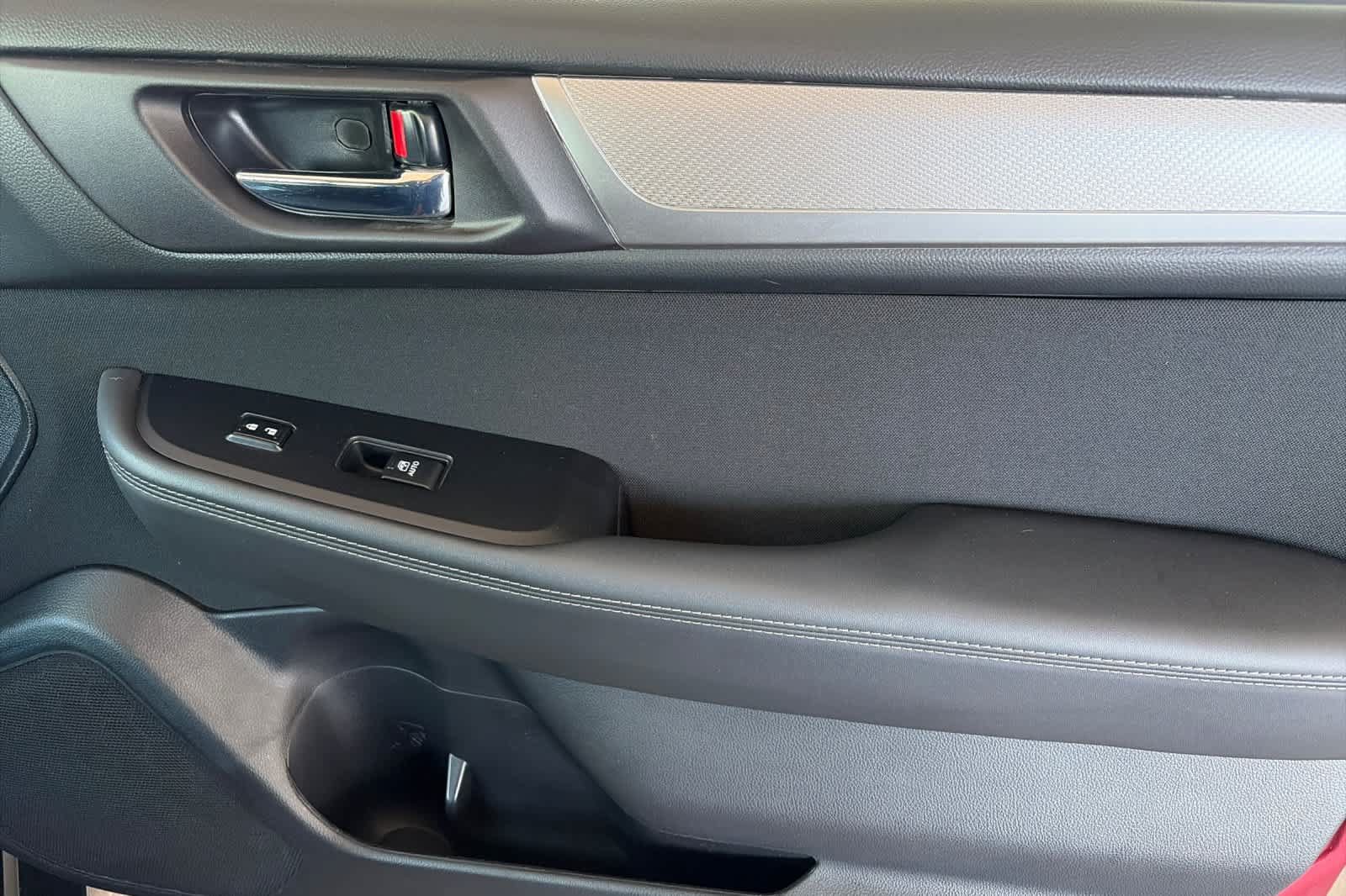 Used 2019 Subaru Outback 2.5i Premium AWD/4WD image 18