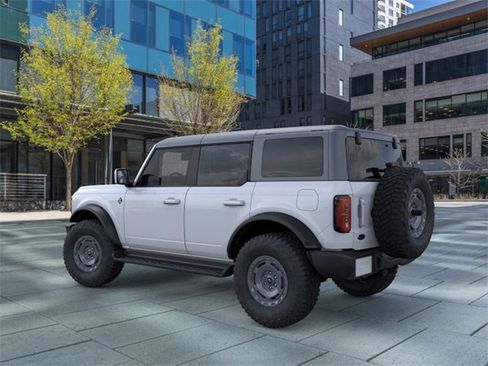 New 2025 Ford Bronco Outer Banks w/ Sasquatch Package image 4