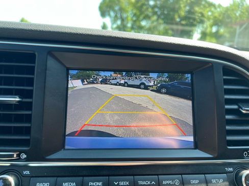 Used 2017 Hyundai Elantra Value Edition w/ Cargo Package FWD image 8