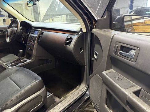 Used 2019 Ford Flex SE image 27
