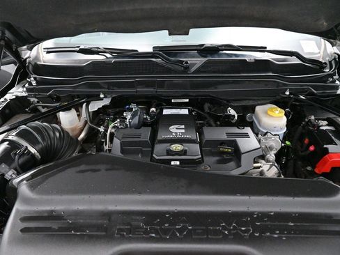 Used 2024 RAM 2500 Laramie AWD/4WD image 36