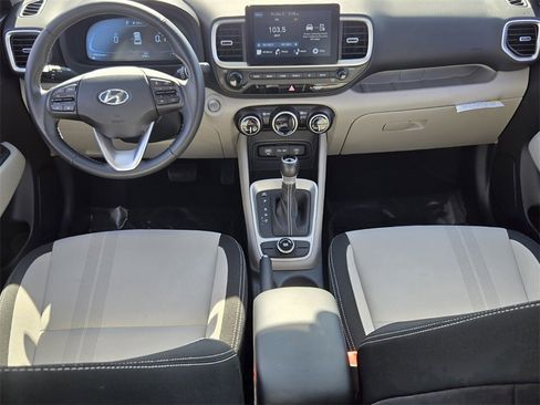 Certified 2025 Hyundai Venue SEL image 13