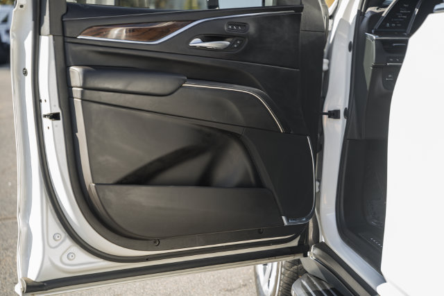 Used 2023 Cadillac Escalade Premium Luxury Platinum AWD/4WD image 43