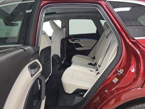 Used 2025 Audi Q5 Prestige AWD/4WD image 4