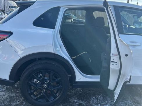 Used 2025 Honda HR-V Sport image 27