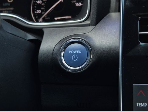 Used 2022 Toyota Avalon XSE FWD image 21