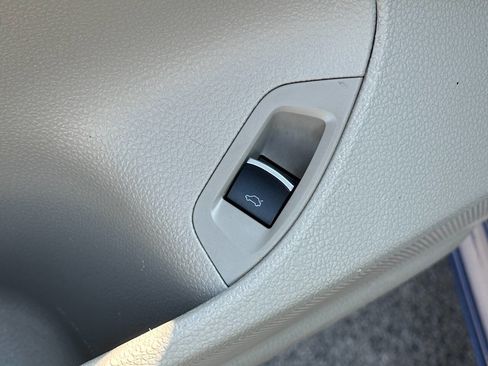 Used 2017 Volkswagen Passat 1.8T R-Line w/ R-Line Lighting Package image 14