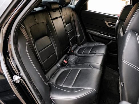 Used 2017 Jaguar XF S image 34